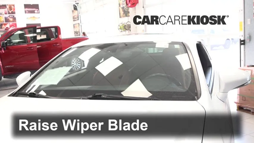 2017 Lexus RC300 3.5L V6 Balais essuie-glace avant